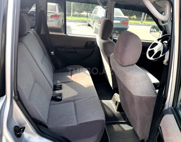 Mitsubishi Pajero io 2002, 195,000 km - 2.0 l - Salyan