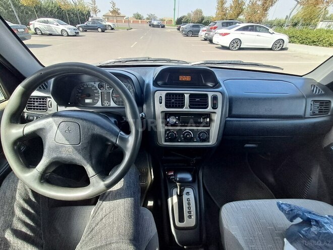 Mitsubishi Pajero io 2002, 195,000 km - 2.0 l - Salyan