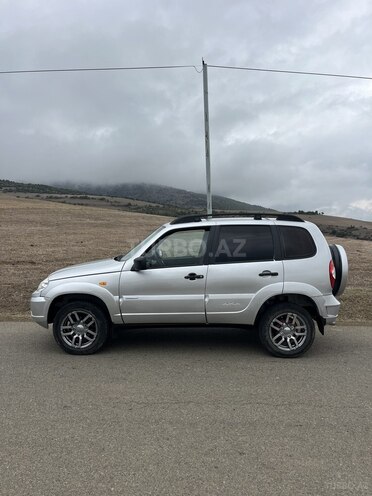 Chevrolet Niva 2009, 108,568 km - 1.7 l - Lerik