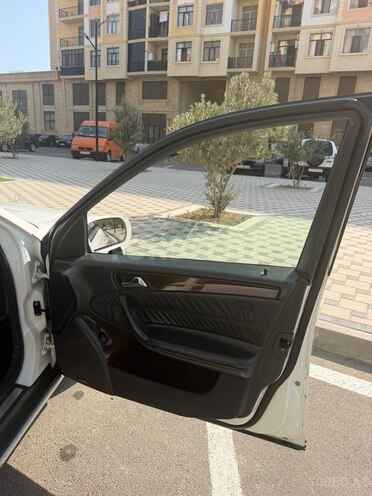 Mercedes C 240 2001, 265,900 km - 2.6 л - Bakı