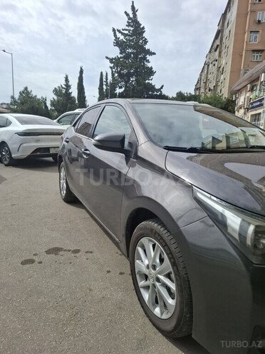 Toyota Corolla 2013, 176,700 km - 1.6 л - Bakı