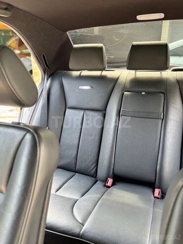 Mercedes E 240 1997, 302,500 km - 2.4 л - Bakı