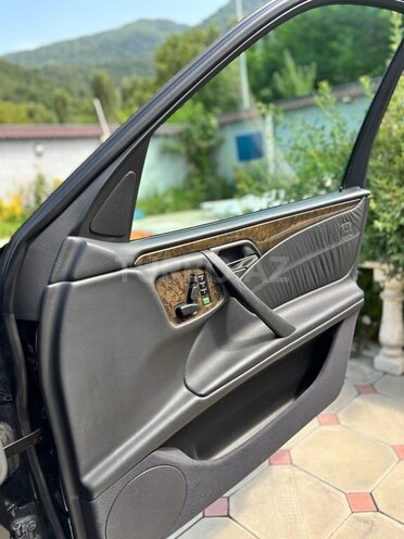 Mercedes E 240 1997, 302,500 km - 2.4 л - Bakı