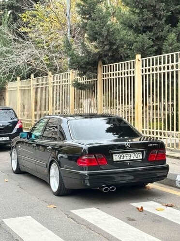 Mercedes E 240 1997, 302,500 km - 2.4 л - Bakı