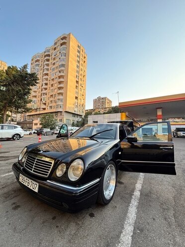 Mercedes E 240 1997, 302,500 km - 2.4 л - Bakı