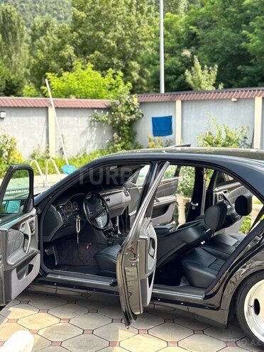 Mercedes E 240 1997, 302,500 km - 2.4 л - Bakı