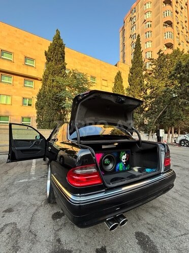 Mercedes E 240 1997, 302,500 km - 2.4 л - Bakı