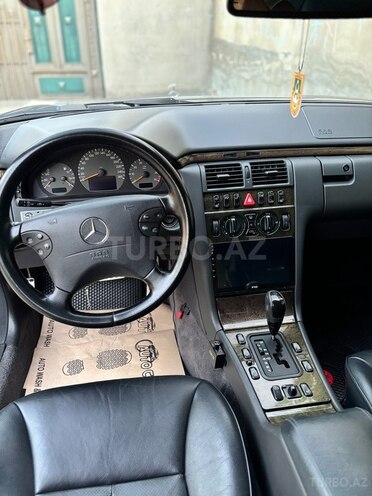 Mercedes E 240 1997, 302,500 km - 2.4 л - Bakı