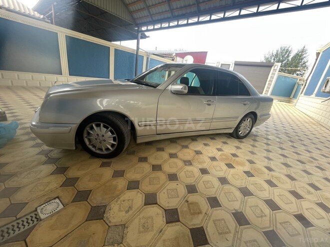 Mercedes E 220 2000, 500,086 km - 2.2 л - Goranboy