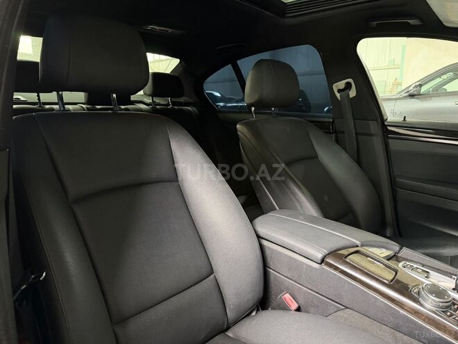 BMW 528 2016, 303,000 km - 2.0 l - Bakı