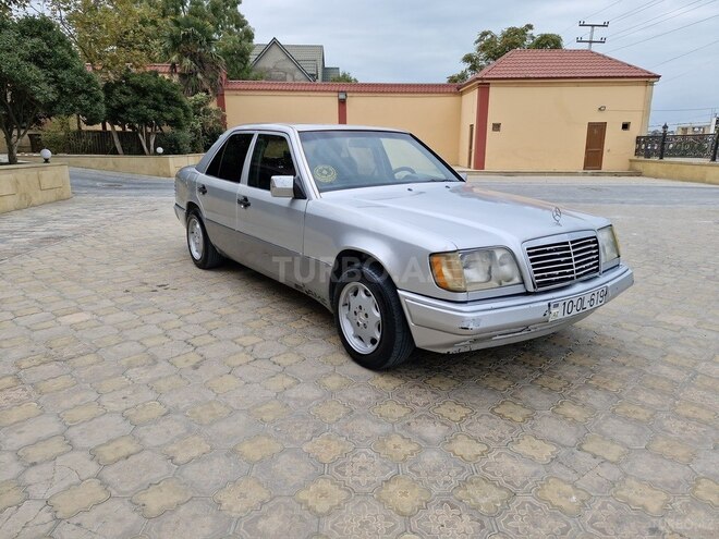 Mercedes E 220 1993, 380,000 km - 2.2 l - Bakı