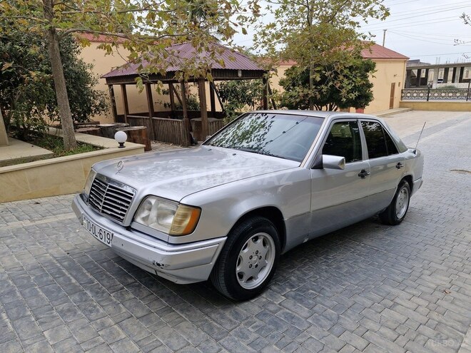 Mercedes E 220 1993, 380,000 km - 2.2 l - Bakı