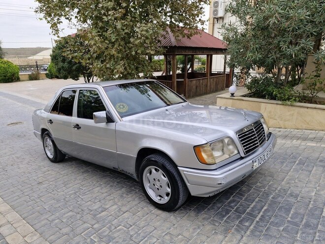 Mercedes E 220 1993, 380,000 km - 2.2 l - Bakı
