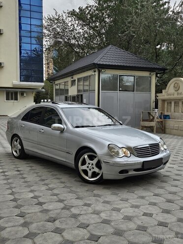 Mercedes C 320 2001, 265,000 km - 3.2 л - Sumqayıt