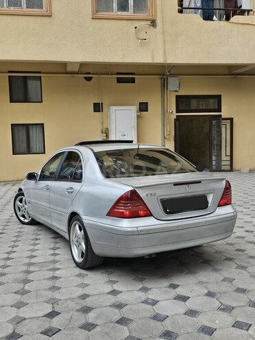 Mercedes C 320 2001, 265,000 km - 3.2 л - Sumqayıt