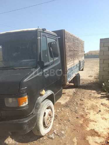 Mercedes 711 D 1995, 500,000 km - 2.3 l - Salyan