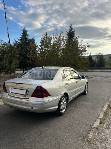 Mercedes C 240 2002, 235,459 km - 2.6 л - Sumqayıt