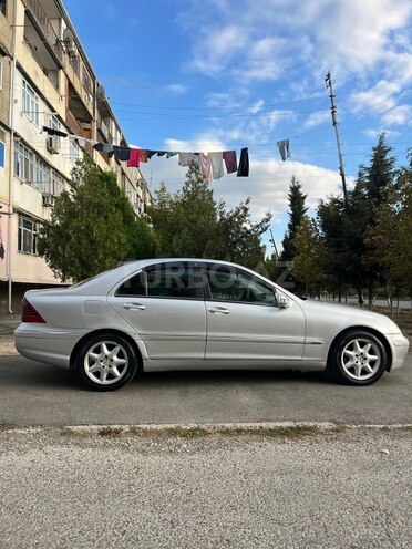 Mercedes C 240 2002, 235,459 km - 2.6 л - Sumqayıt