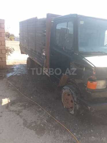 Mercedes 711 D 1995, 500,000 km - 2.3 l - Salyan