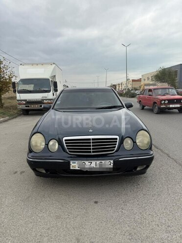 Mercedes E 220 2001, 359,000 km - 2.2 л - Sumqayıt