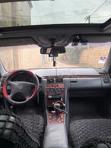 Mercedes E 220 2001, 359,000 km - 2.2 л - Sumqayıt