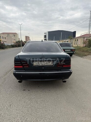 Mercedes E 220 2001, 359,000 km - 2.2 л - Sumqayıt