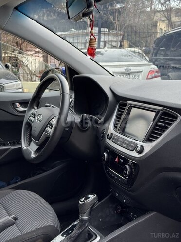 Hyundai Accent 2022, 120,000 km - 1.6 l - Bakı