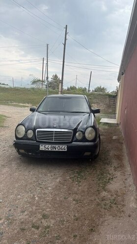 Mercedes E 200 1996, 800,000 km - 2.0 l - Sabirabad