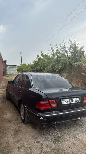 Mercedes E 200 1996, 800,560 km - 2.0 l - Sabirabad