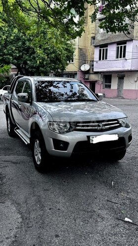 Mitsubishi L200 2012, 190,000 km - 2.5 l - Bakı