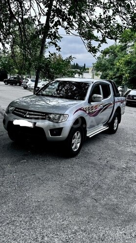 Mitsubishi L200 2012, 190,000 km - 2.5 l - Bakı