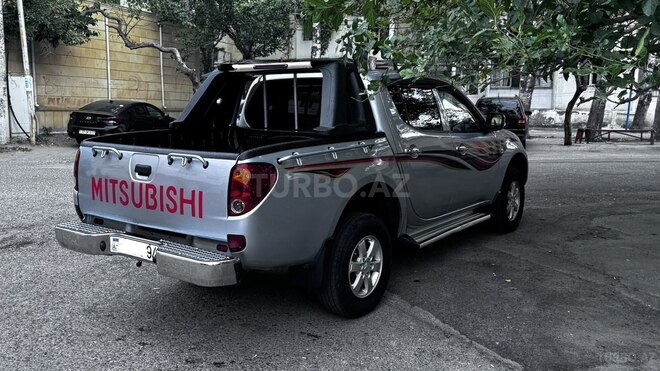 Mitsubishi L200 2012, 190,000 km - 2.5 l - Bakı