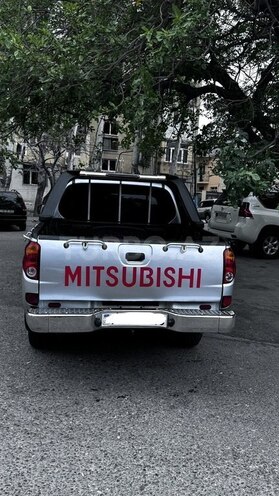Mitsubishi L200 2012, 190,000 km - 2.5 l - Bakı