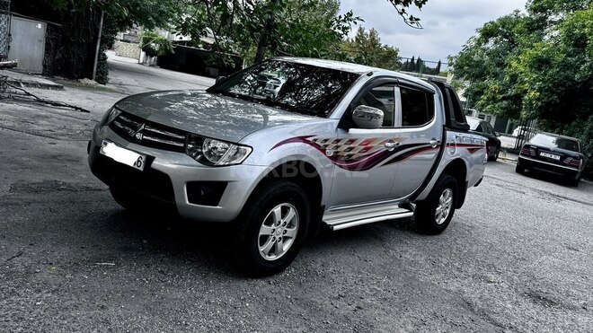 Mitsubishi L200 2012, 190,000 km - 2.5 l - Bakı