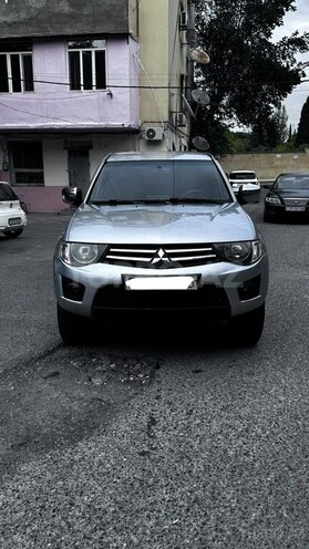 Mitsubishi L200 2012, 190,000 km - 2.5 l - Bakı