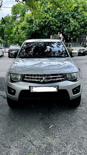 Mitsubishi L200 2012, 190,000 km - 2.5 l - Bakı