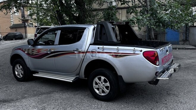 Mitsubishi L200 2012, 190,000 km - 2.5 l - Bakı