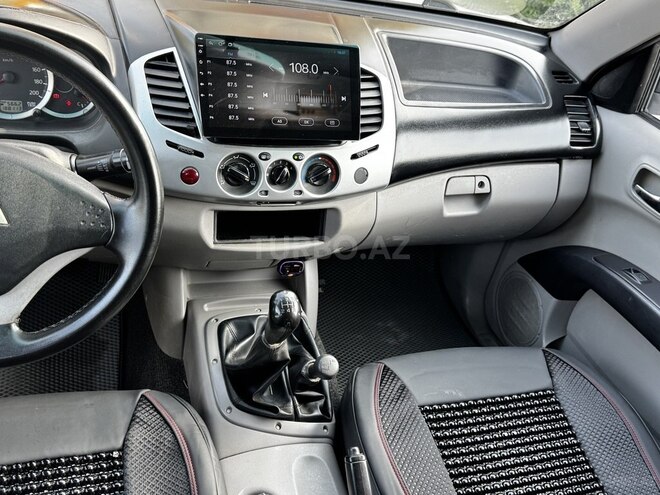 Mitsubishi L200 2012, 190,000 km - 2.5 l - Bakı