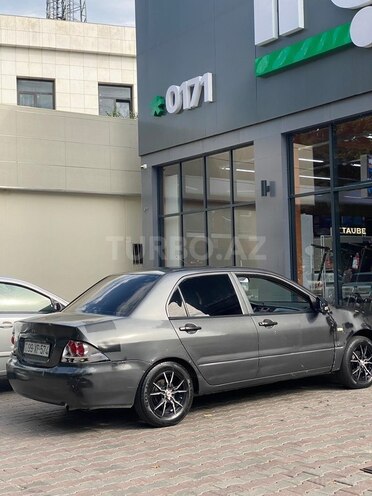 Mitsubishi Lancer 2005, 670,000 km - 1.3 l - Qəbələ