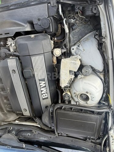 BMW 523 2000, 208,000 km - 2.5 l - Bakı