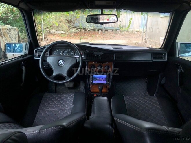 Mercedes 190 1990, 56,899 km - 2.0 l - Salyan