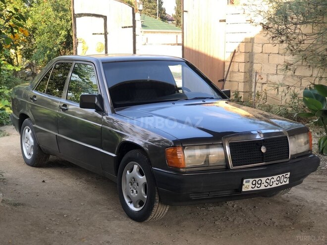 Mercedes 190 1990, 56,899 km - 2.0 l - Salyan
