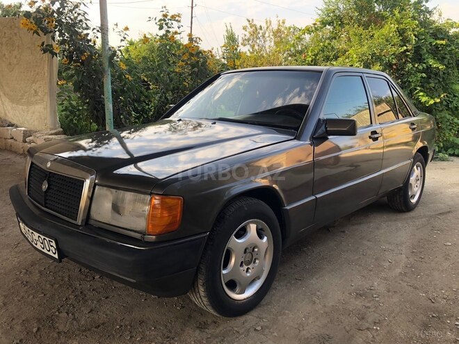 Mercedes 190 1990, 56,899 km - 2.0 l - Salyan