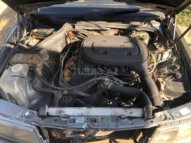 Mercedes 190 1990, 56,899 km - 2.0 l - Salyan