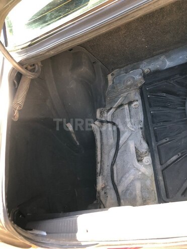 Mercedes 190 1990, 56,899 km - 2.0 l - Salyan