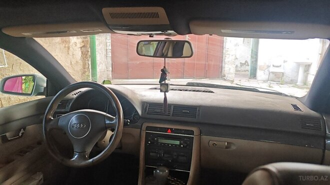 Audi A4 2004, 350,000 km - 1.8 l - Bakı