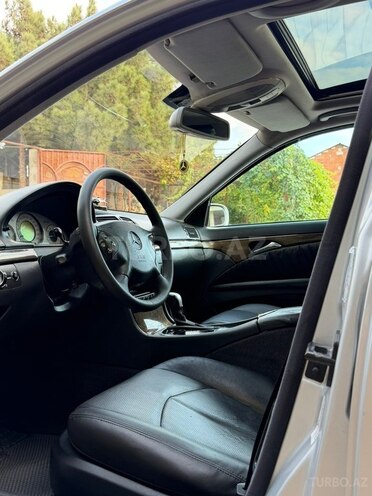 Mercedes E 240 2003, 310,000 km - 2.6 l - Bakı
