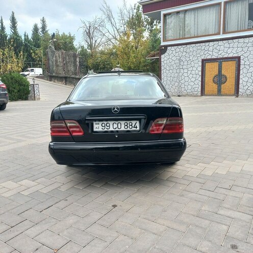 Mercedes E 220 2000, 405,525 km - 2.2 l - Sabirabad