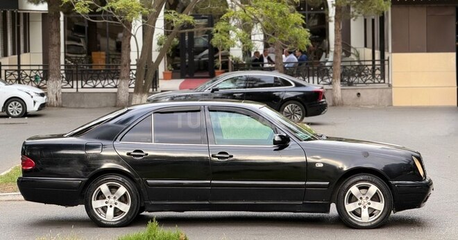 Mercedes E 230 1997, 360,000 km - 2.3 l - Sumqayıt