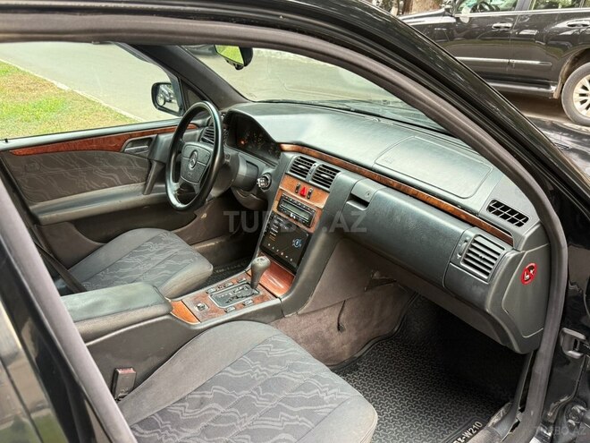 Mercedes E 230 1997, 360,000 km - 2.3 l - Sumqayıt